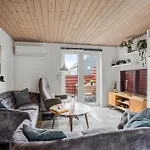 Alissa - 400m From The Sea By Interhome