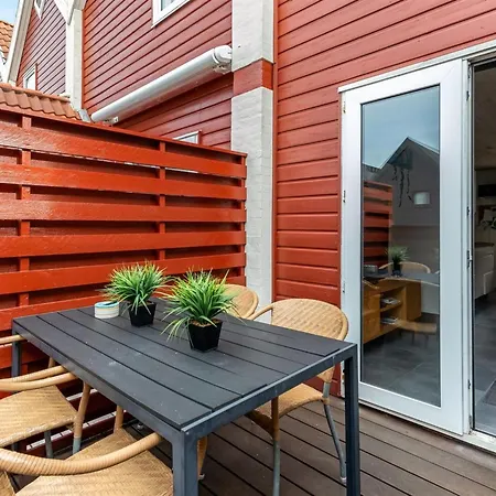 Alissa - 400m From The Sea By Interhome Nyaraló